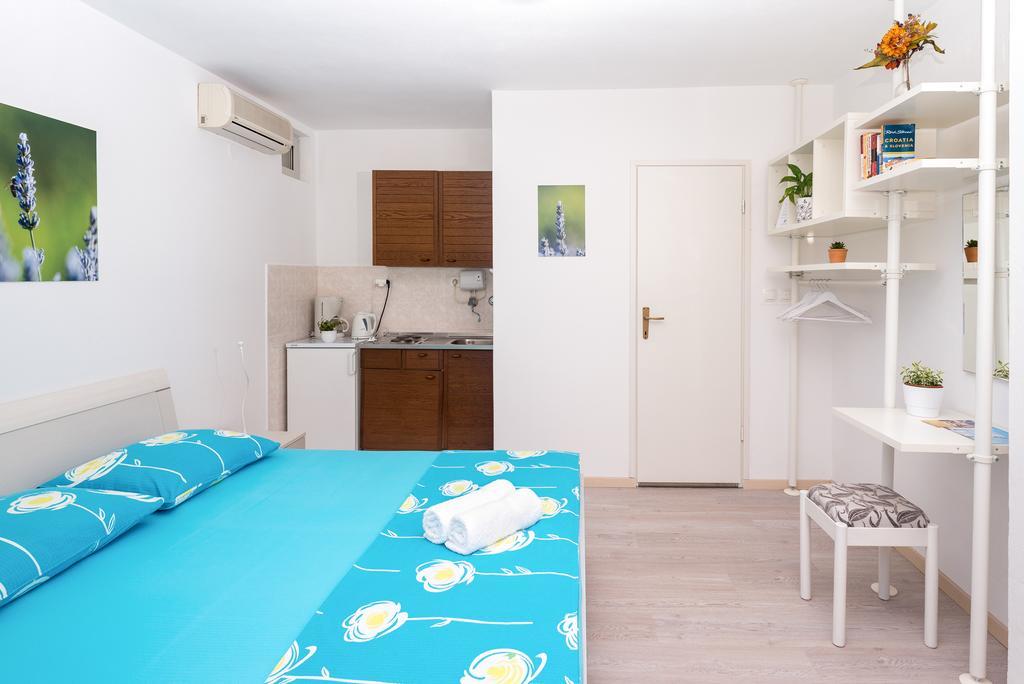 Apartments Olive Tree Đảo Hvar Ngoại thất bức ảnh