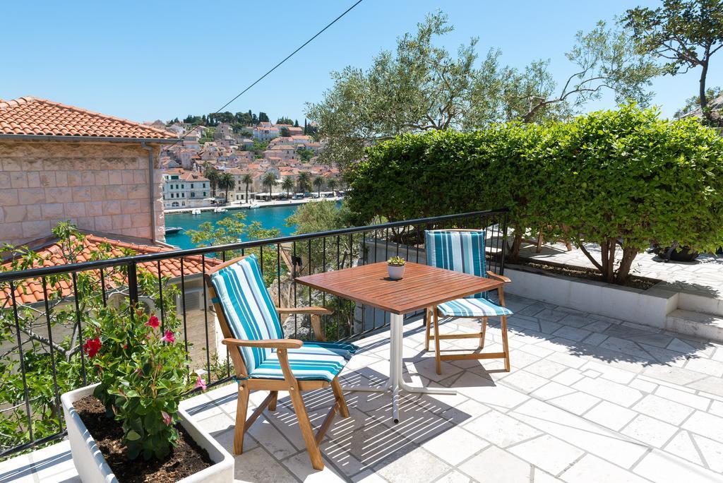 Apartments Olive Tree Đảo Hvar Ngoại thất bức ảnh