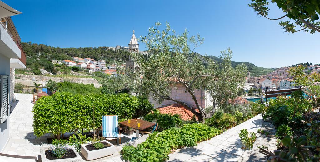 Apartments Olive Tree Đảo Hvar Ngoại thất bức ảnh