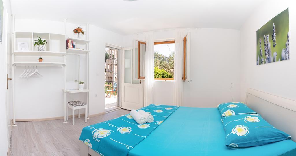 Apartments Olive Tree Đảo Hvar Ngoại thất bức ảnh