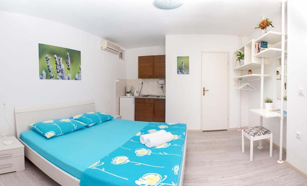Apartments Olive Tree Đảo Hvar Ngoại thất bức ảnh