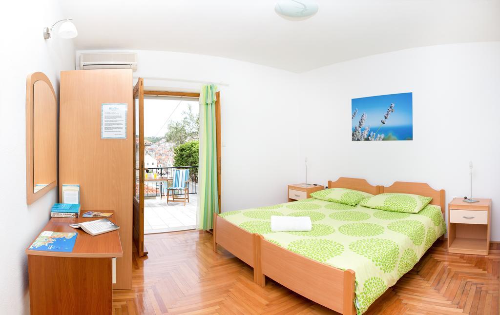 Apartments Olive Tree Đảo Hvar Ngoại thất bức ảnh