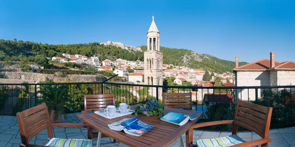 Apartments Olive Tree Đảo Hvar Ngoại thất bức ảnh